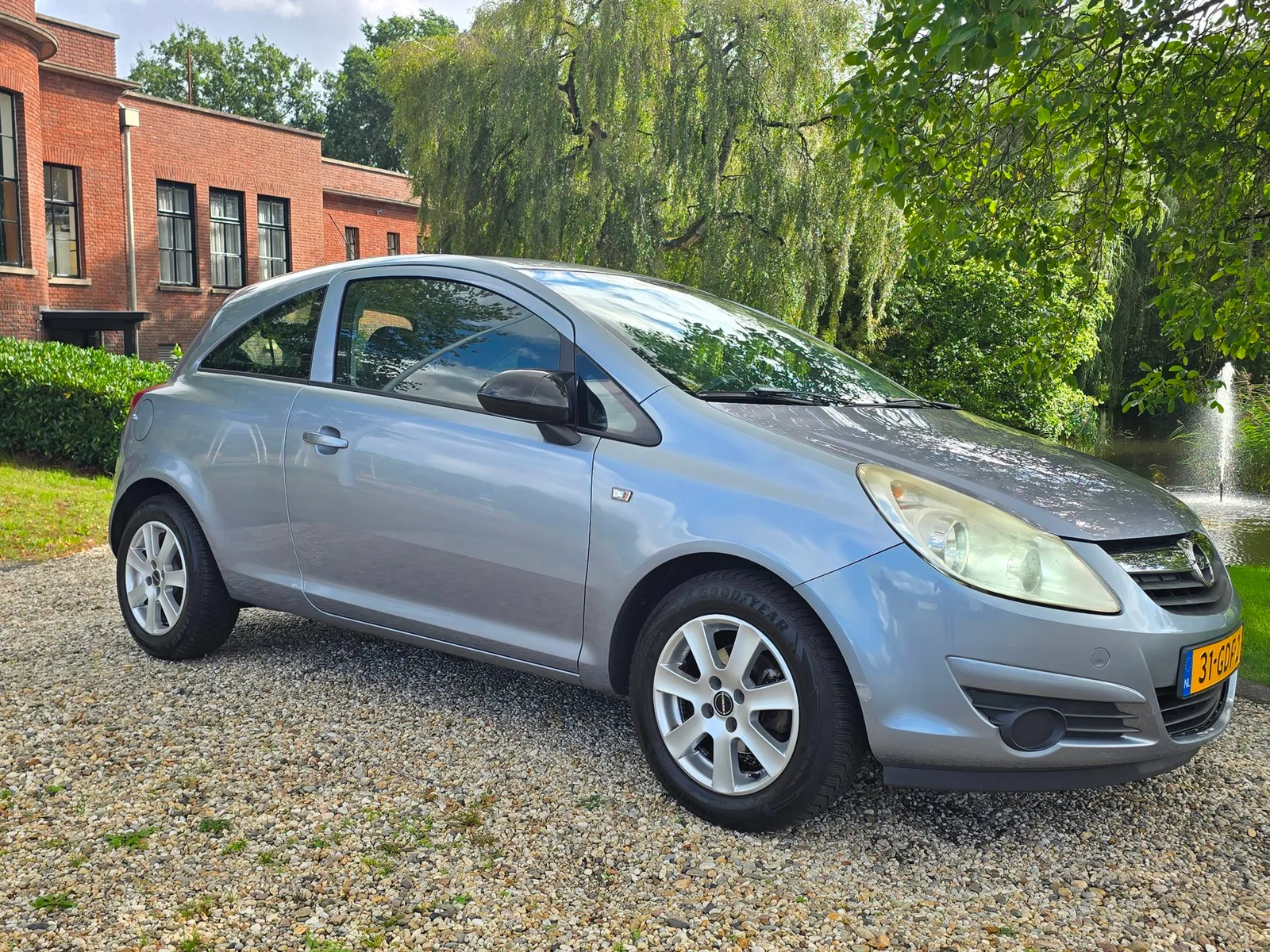 Opel Corsa (2008) — foto 1
