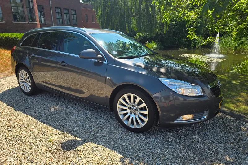 Opel Insignia Sports Tourer (2012)