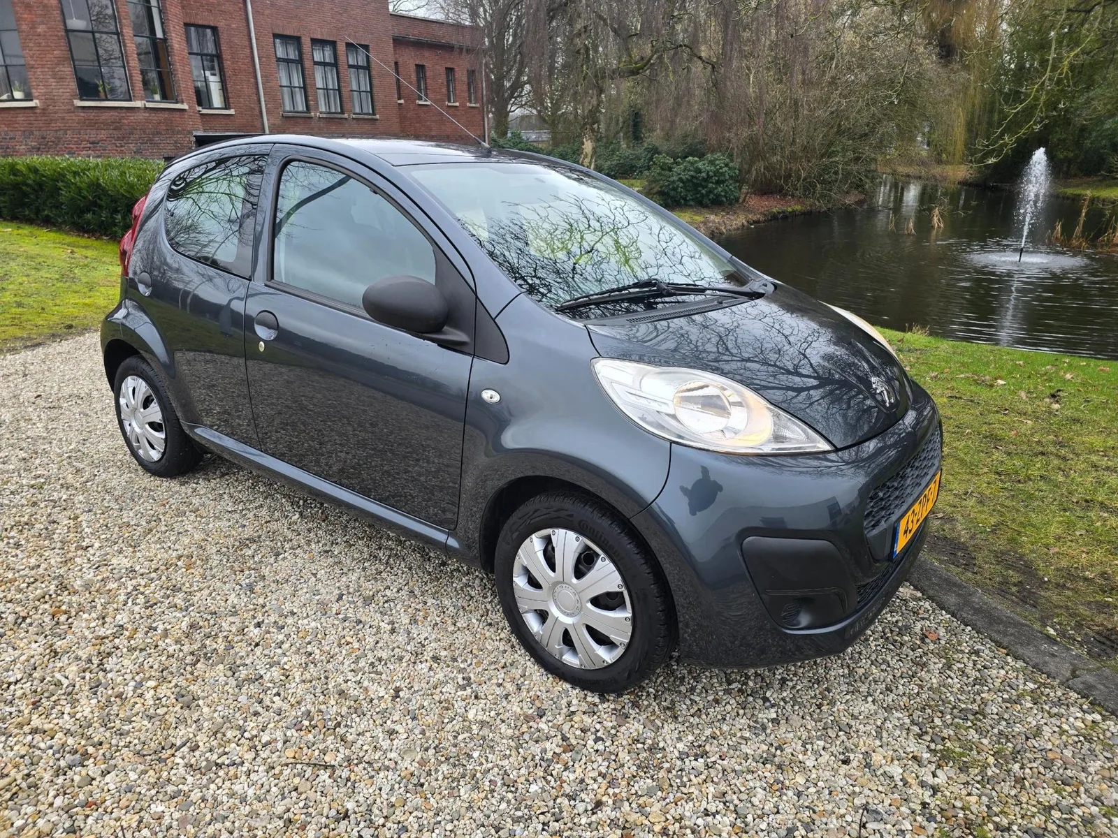 Peugeot 107 (2013) — foto 1