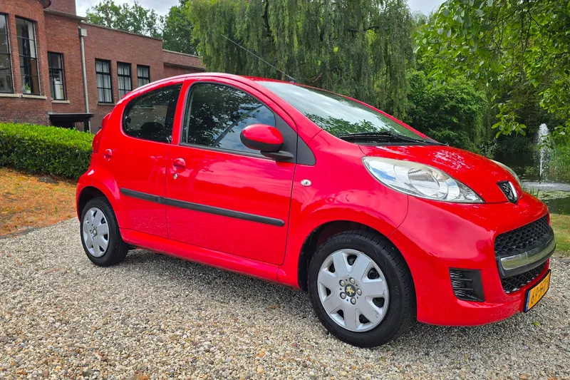 Peugeot 107 (2011)