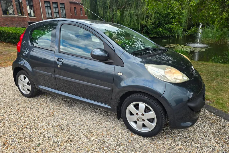 Peugeot 107 (2006)