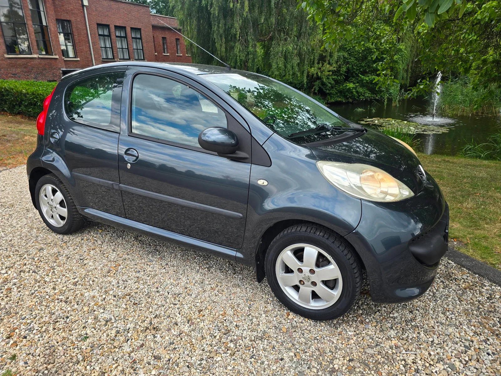 Peugeot 107 (2006) — foto 1