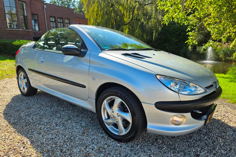 Peugeot 206 (2002)