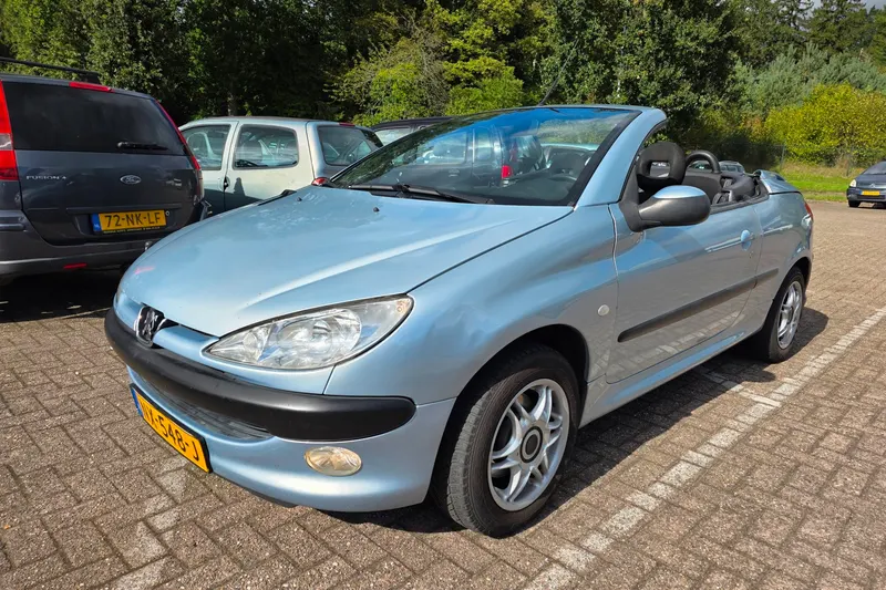 Peugeot 206 (2002)