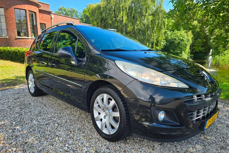 Peugeot 207 (2010)