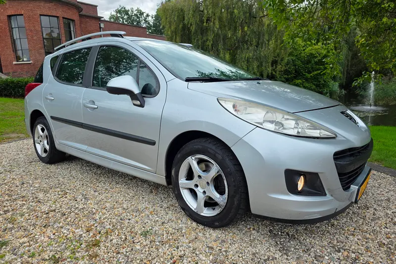 Peugeot 207 (2010)