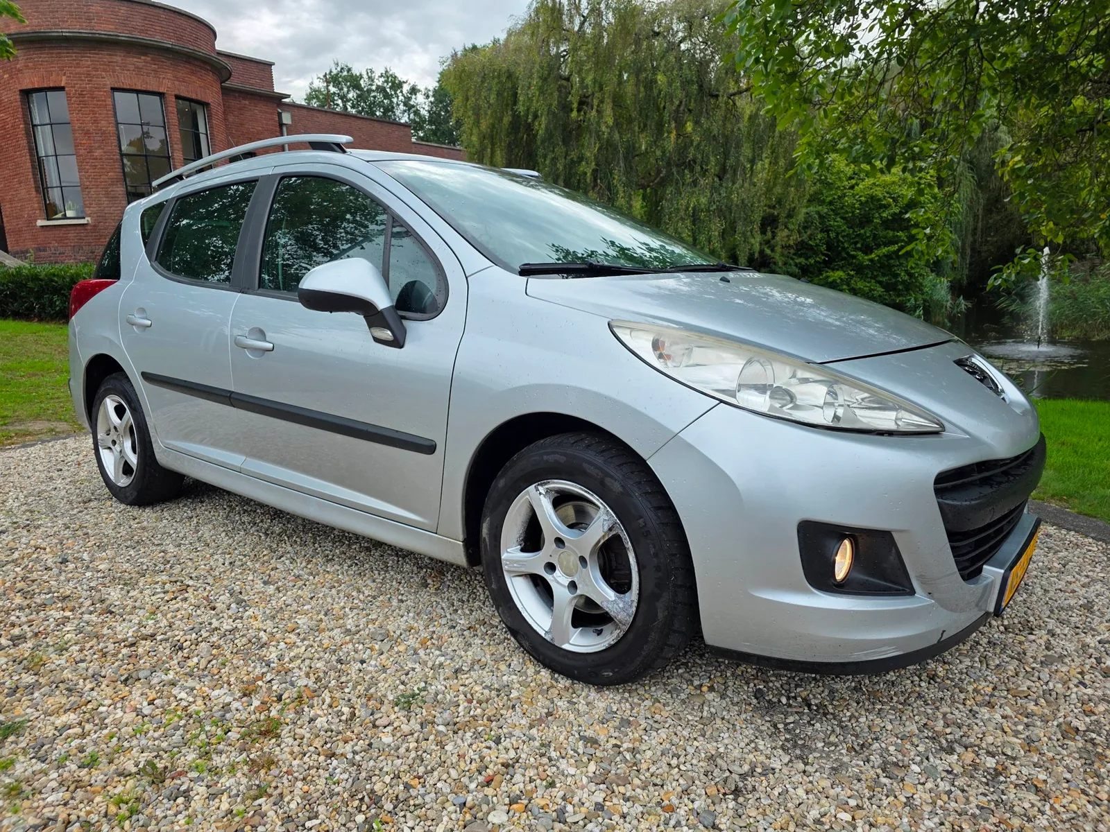 Peugeot 207 (2010) — foto 1