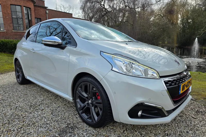 Peugeot 208 (2017)