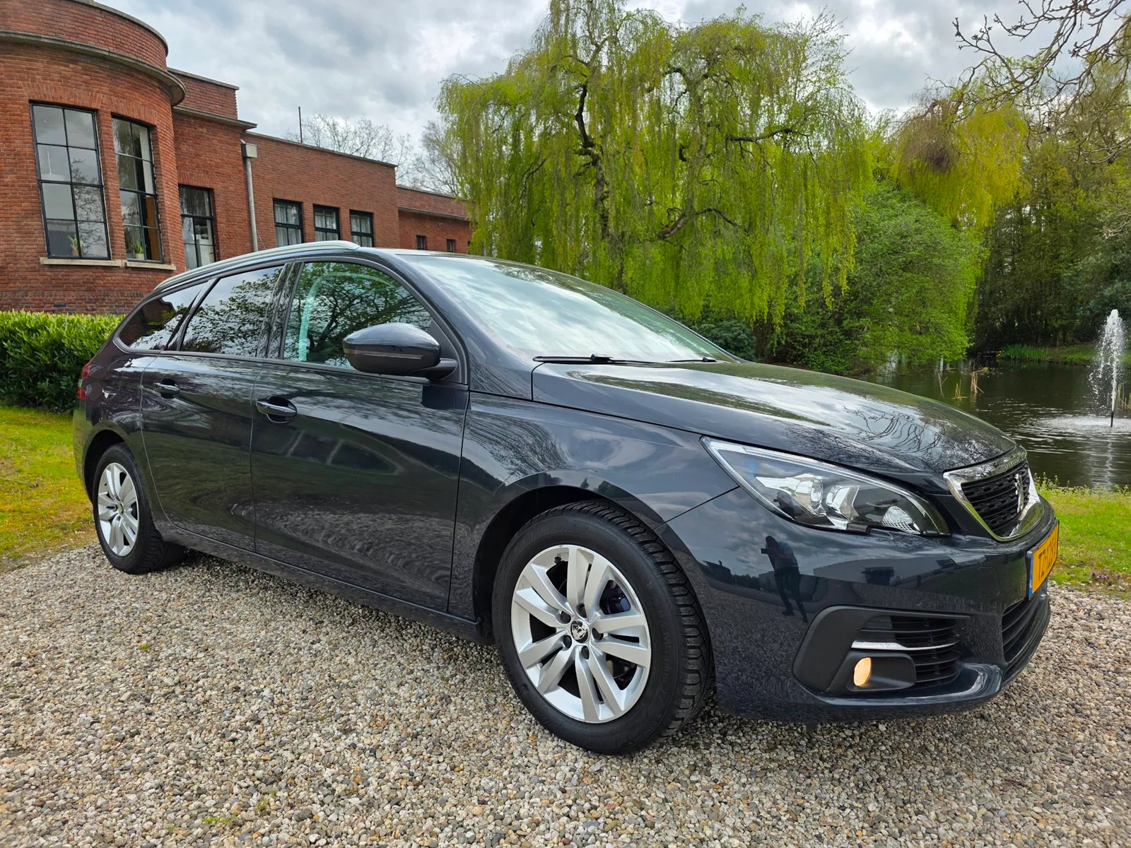 Peugeot 308 (2019) — foto 1