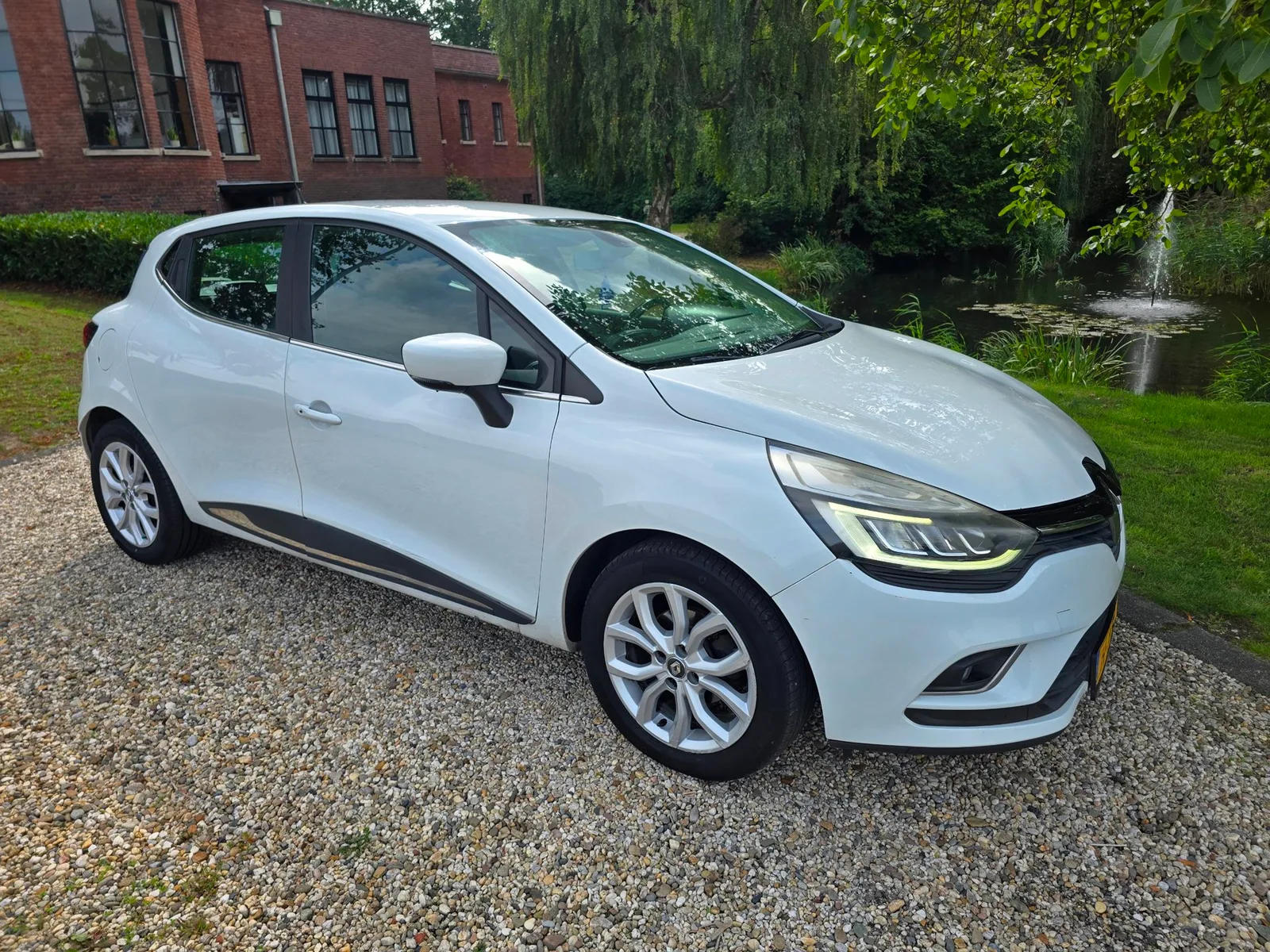 Renault Clio (2017) — foto 1