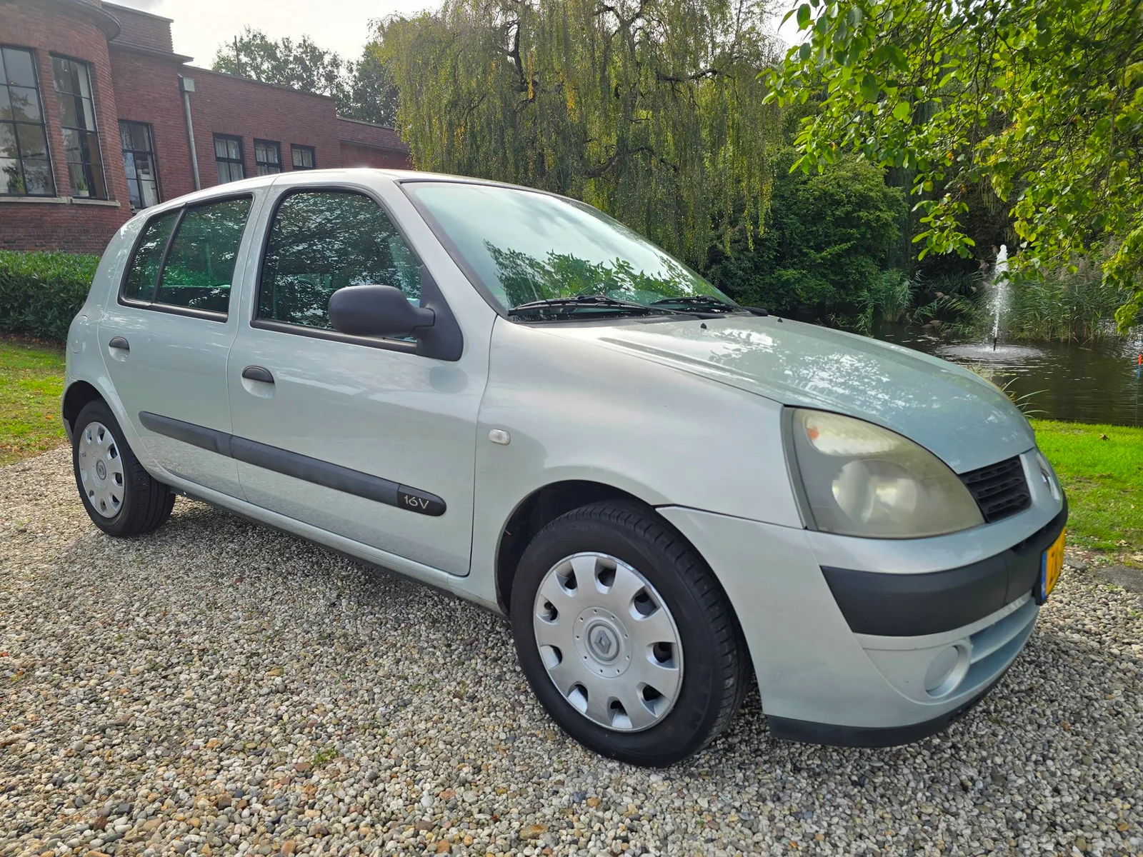 Renault Clio (2004) — foto 1