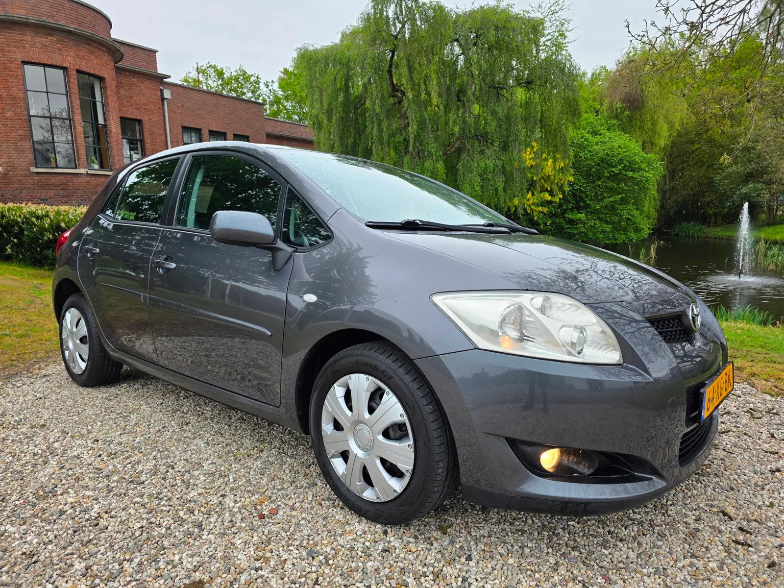 Toyota Auris (2007) — foto 1