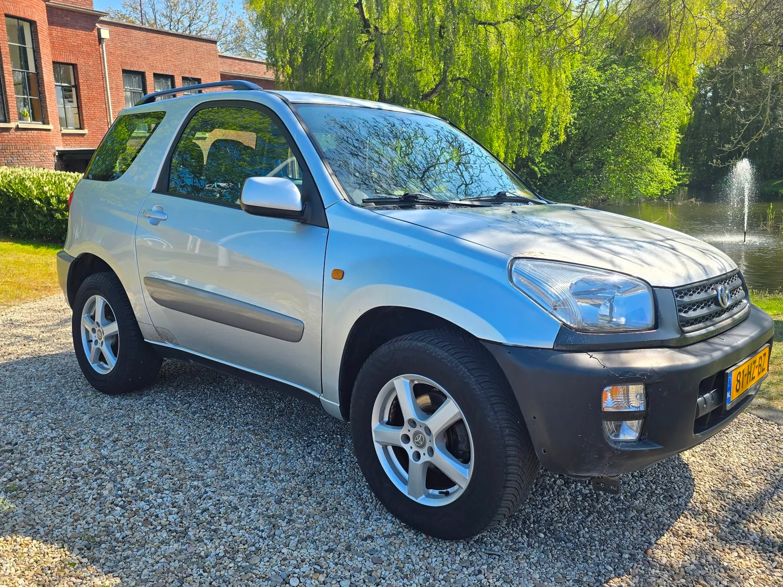 Toyota RAV4 (2002) — foto 1