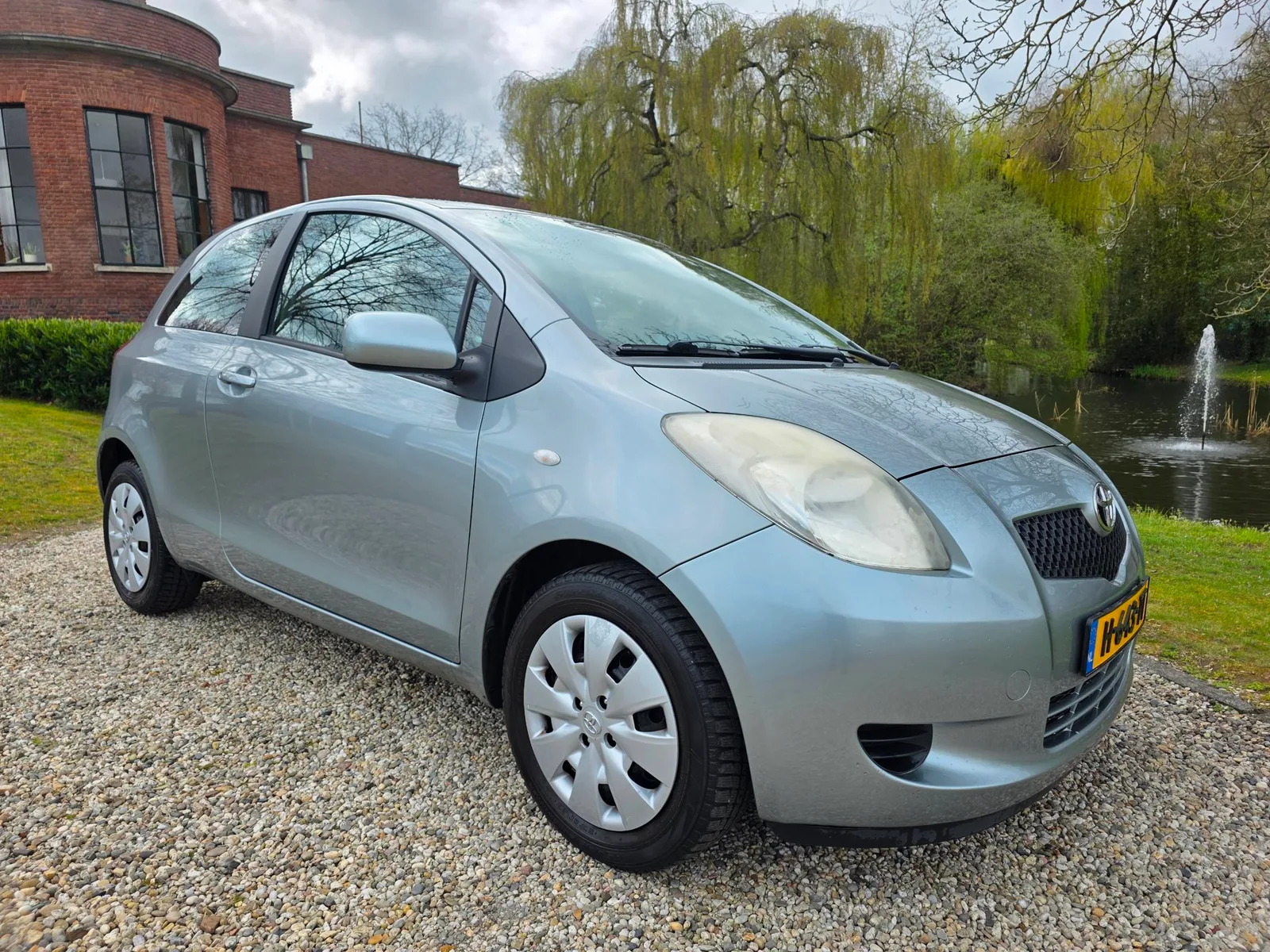 Toyota Yaris (2007) — foto 1