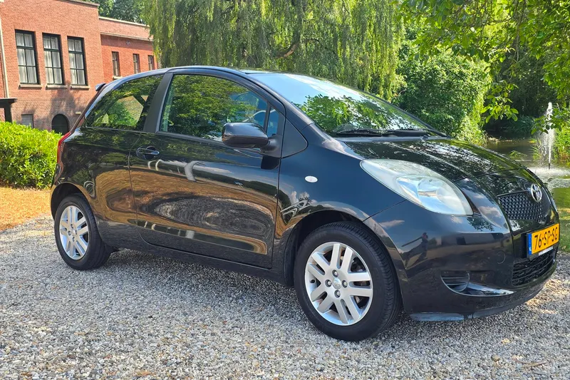 Toyota Yaris (2006)