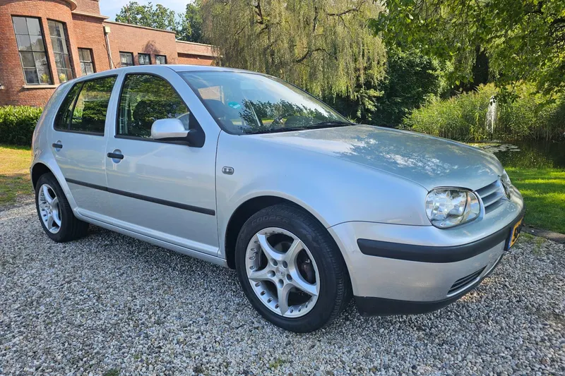 Volkswagen Golf (2001)