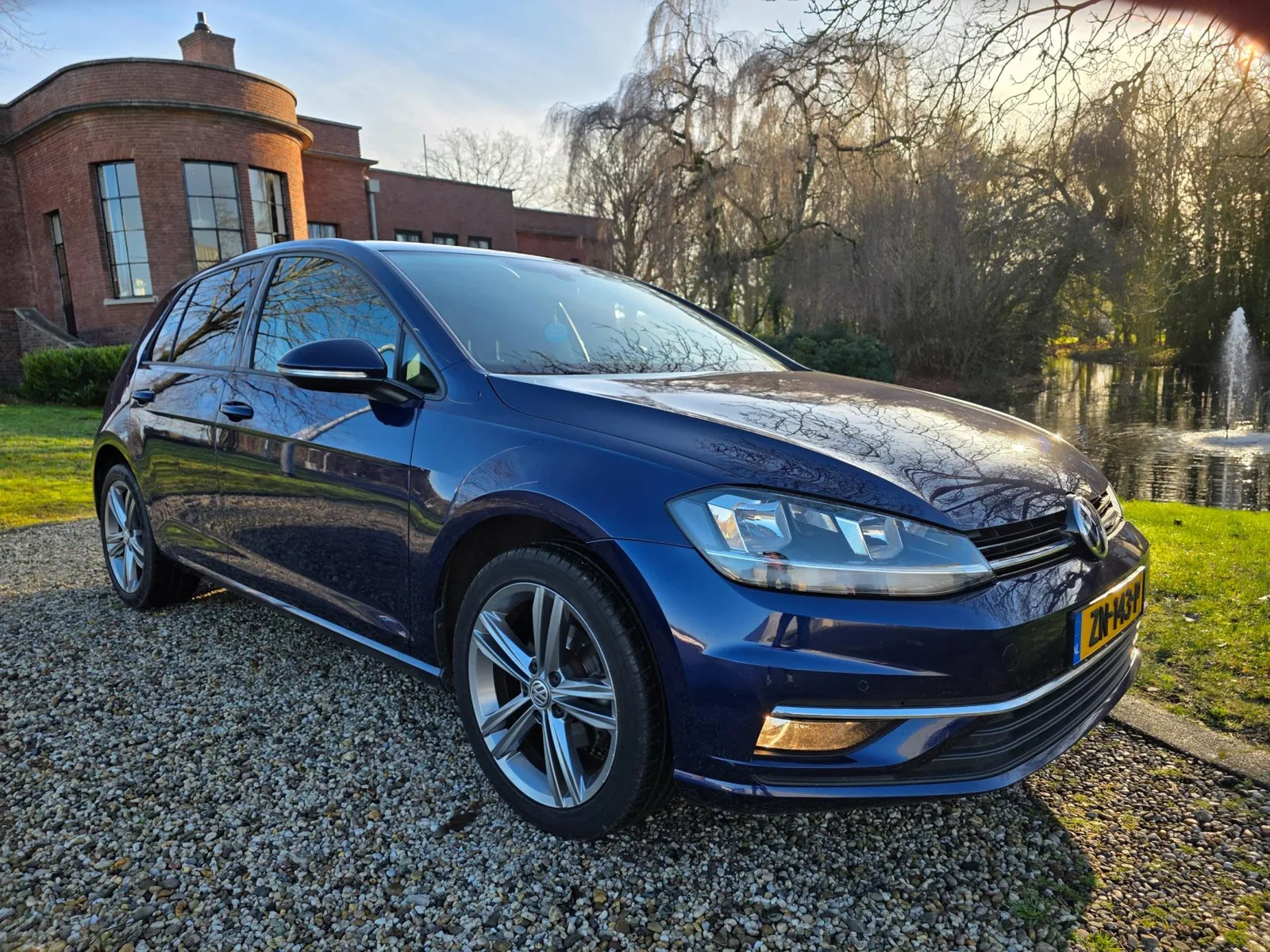 Volkswagen Golf (2019) — foto 1