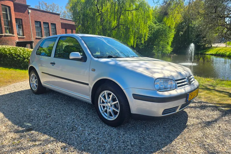Volkswagen Golf (1999)