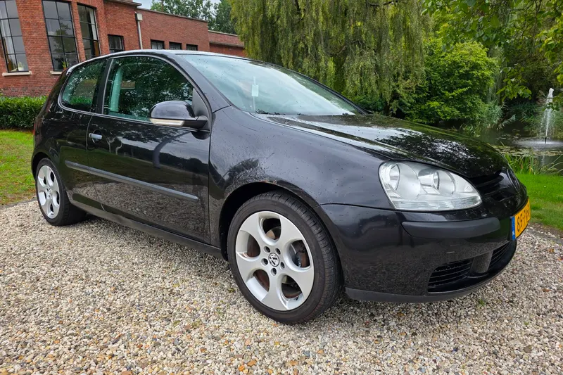 Volkswagen Golf (2005)