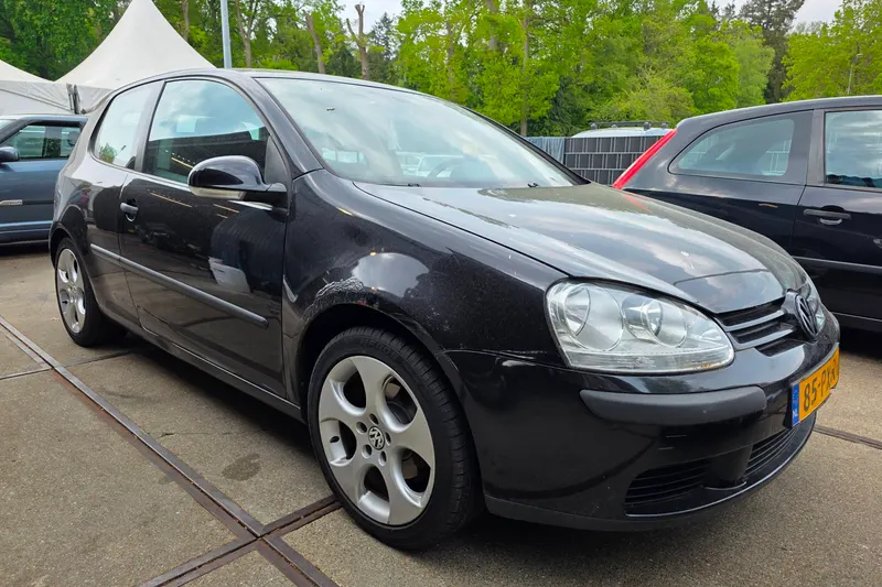 Volkswagen Golf (2005)