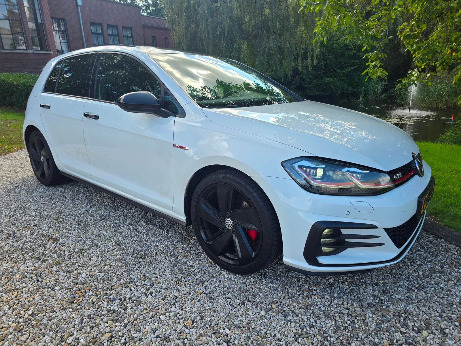 Volkswagen Golf (2017) — foto 1
