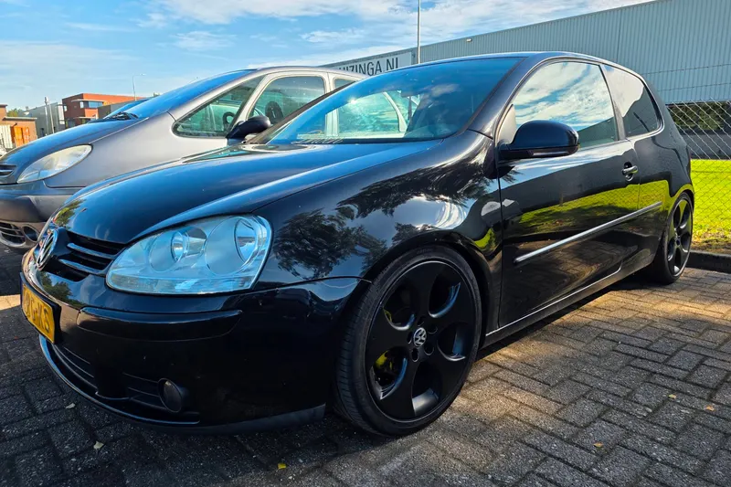 Volkswagen Golf (2005)