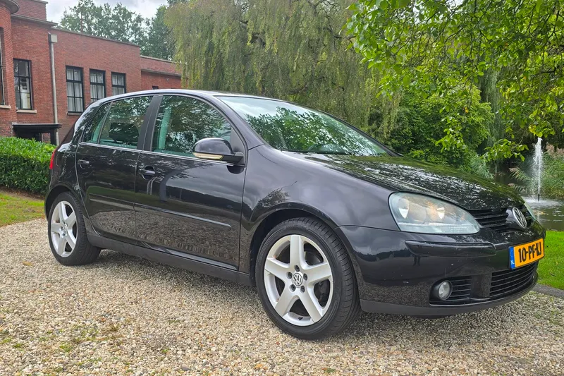 Volkswagen Golf (2004)