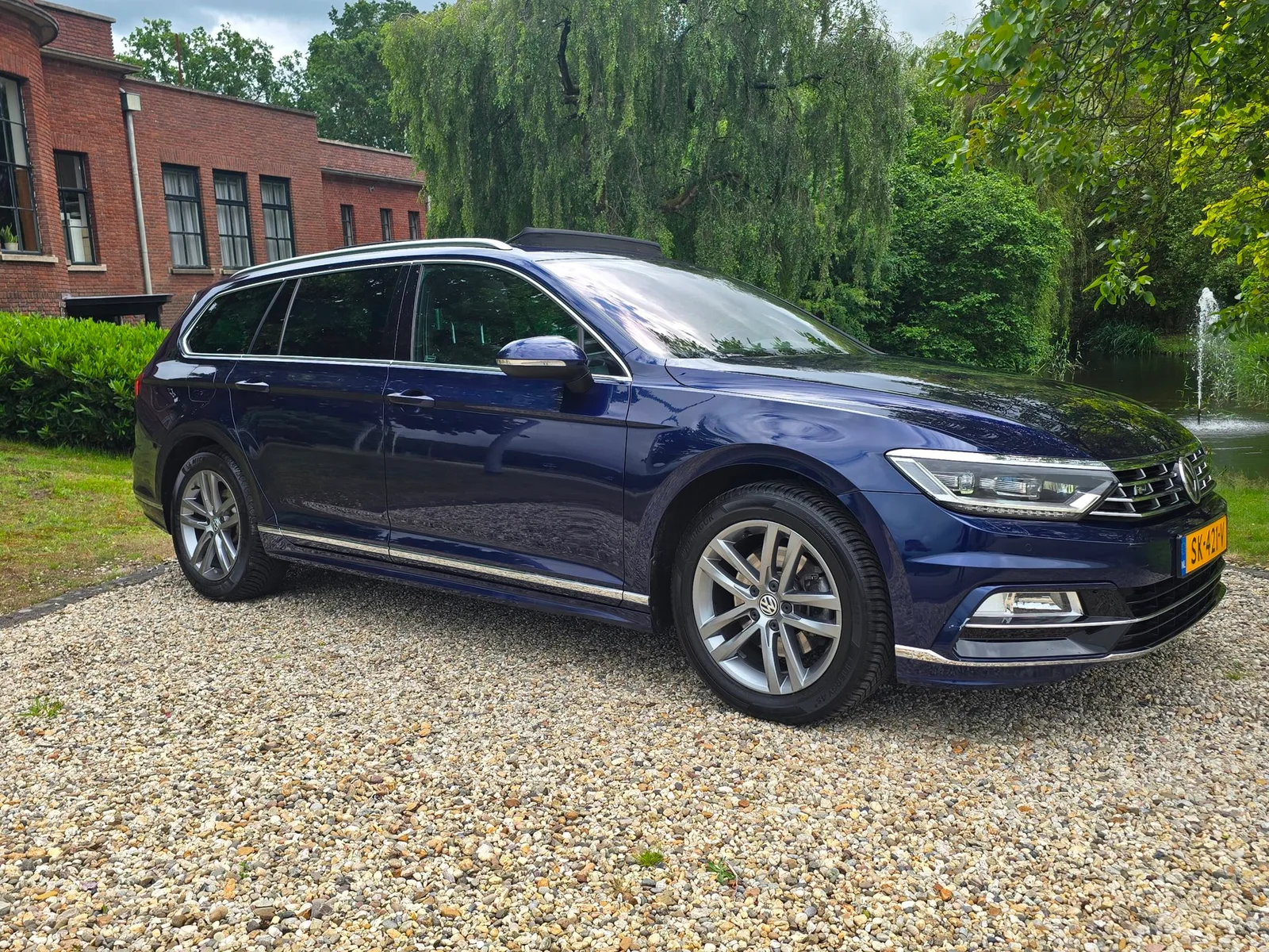Volkswagen Passat (2018) — foto 1