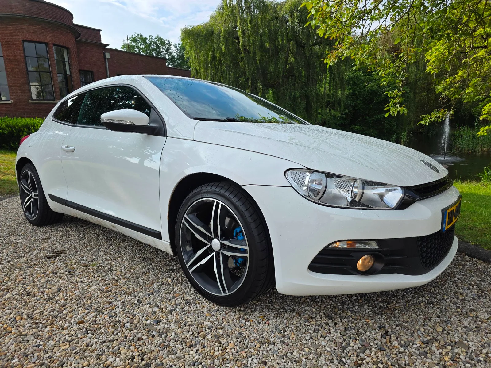 Volkswagen Scirocco (2009) — foto 1