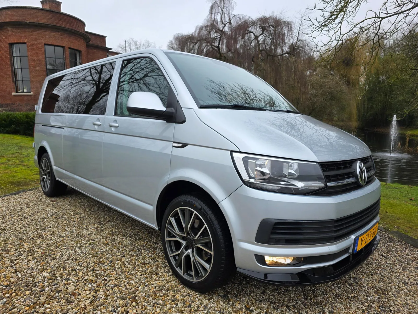 Volkswagen Transporter (2016) — foto 1
