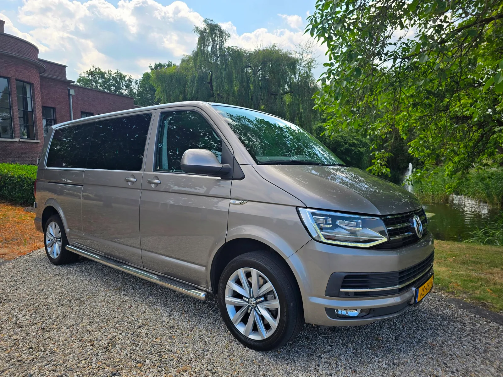 Volkswagen Transporter (2016) — foto 1