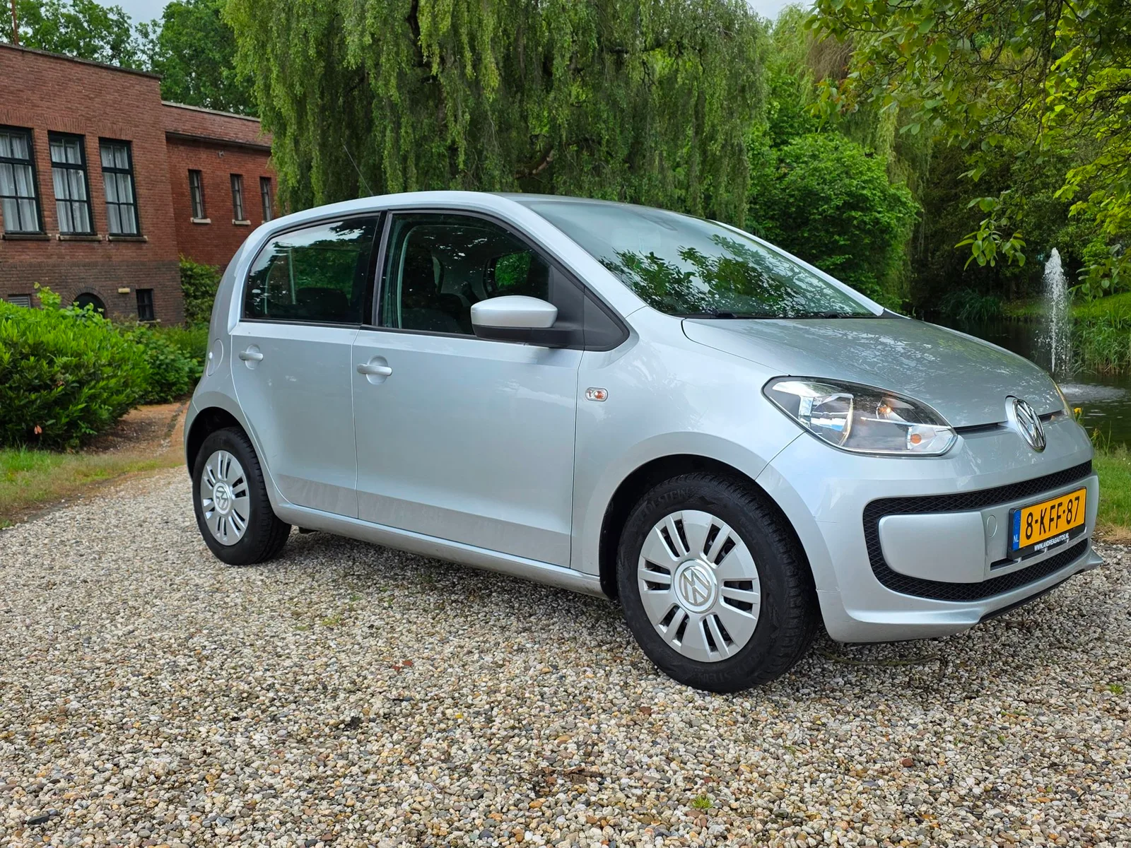 Volkswagen Up! (2013) — foto 1
