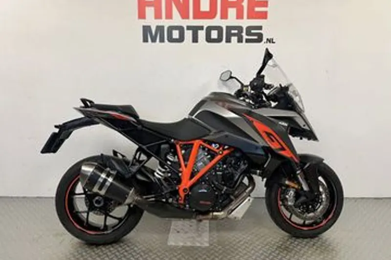 KTM 1290 Super Duke GT (2016)