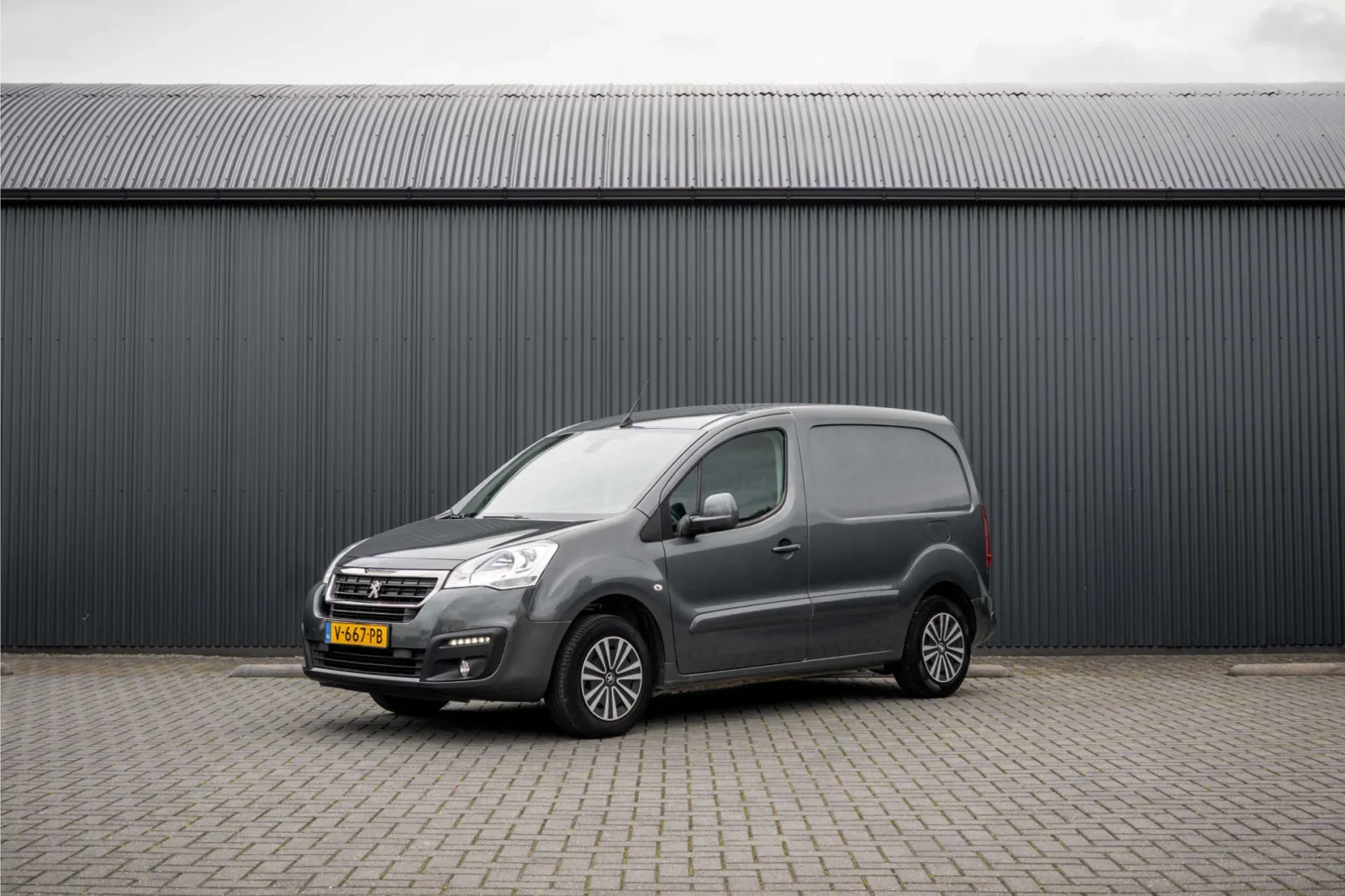Peugeot Partner (2018) — foto 1