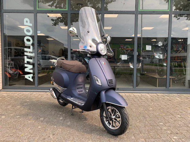 Vespa GTS (2025) — foto 1