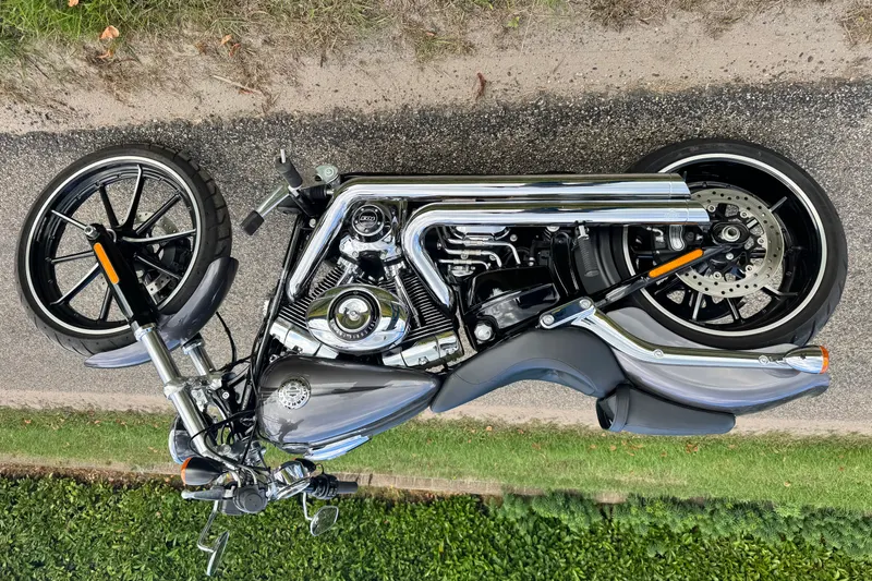 Harley-Davidson Breakout (2015)