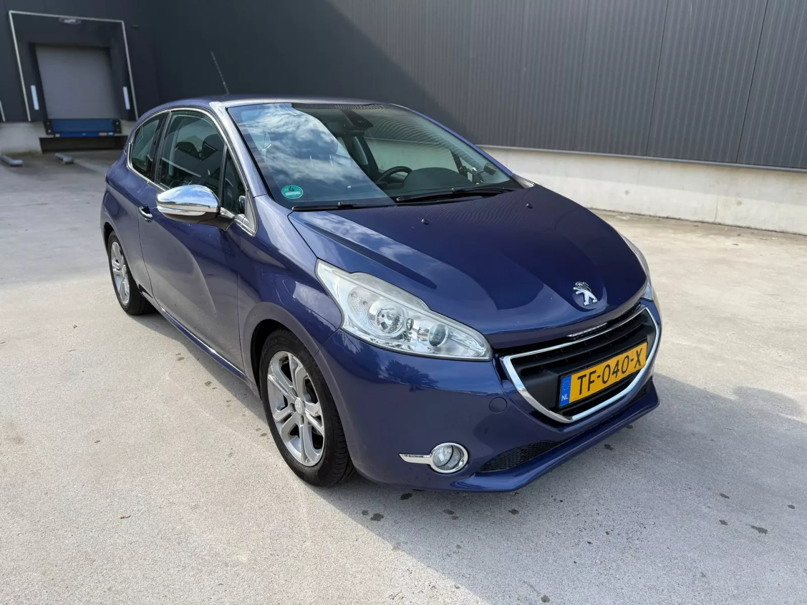 Peugeot 208 (2012) — foto 1