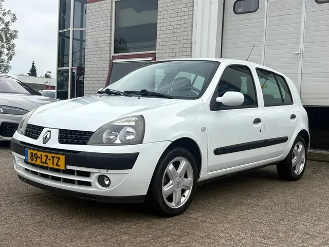 Renault Clio (2003) — foto 1