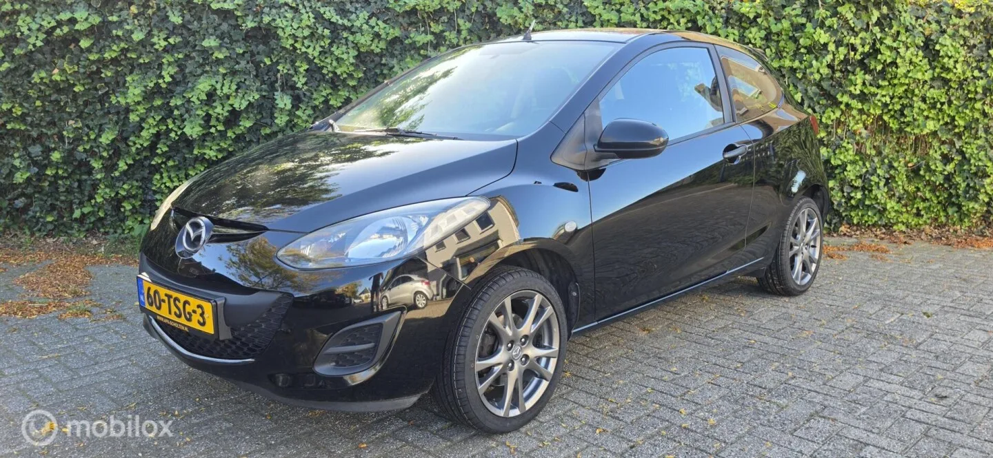 Mazda 2 (2012) — foto 1