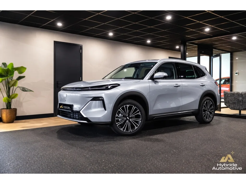 Geely Starray EM-i (2026) — foto 1