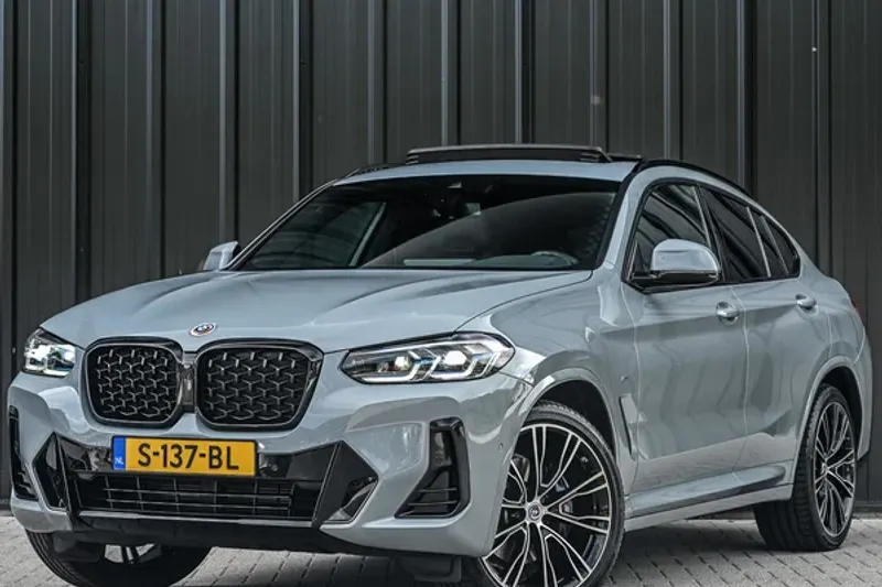 BMW X4 (2023)