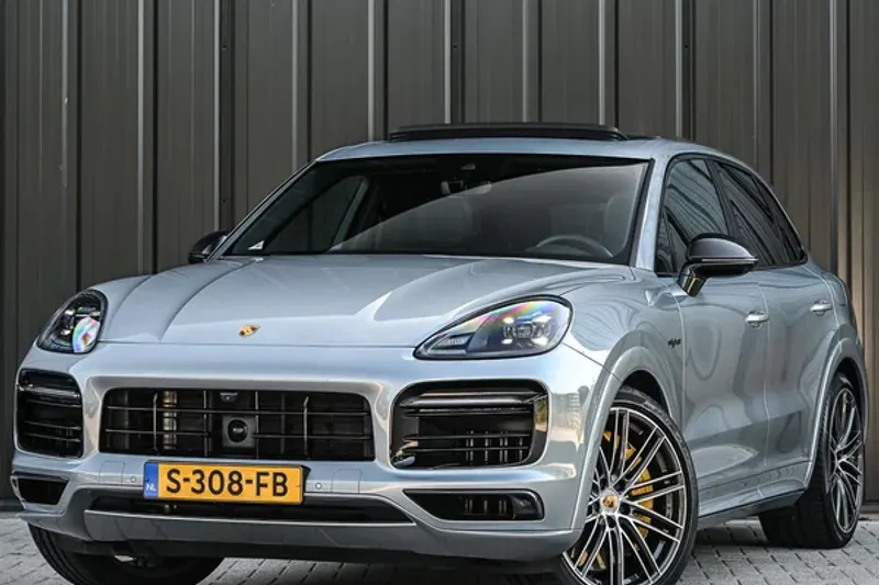 Porsche Cayenne (2023)