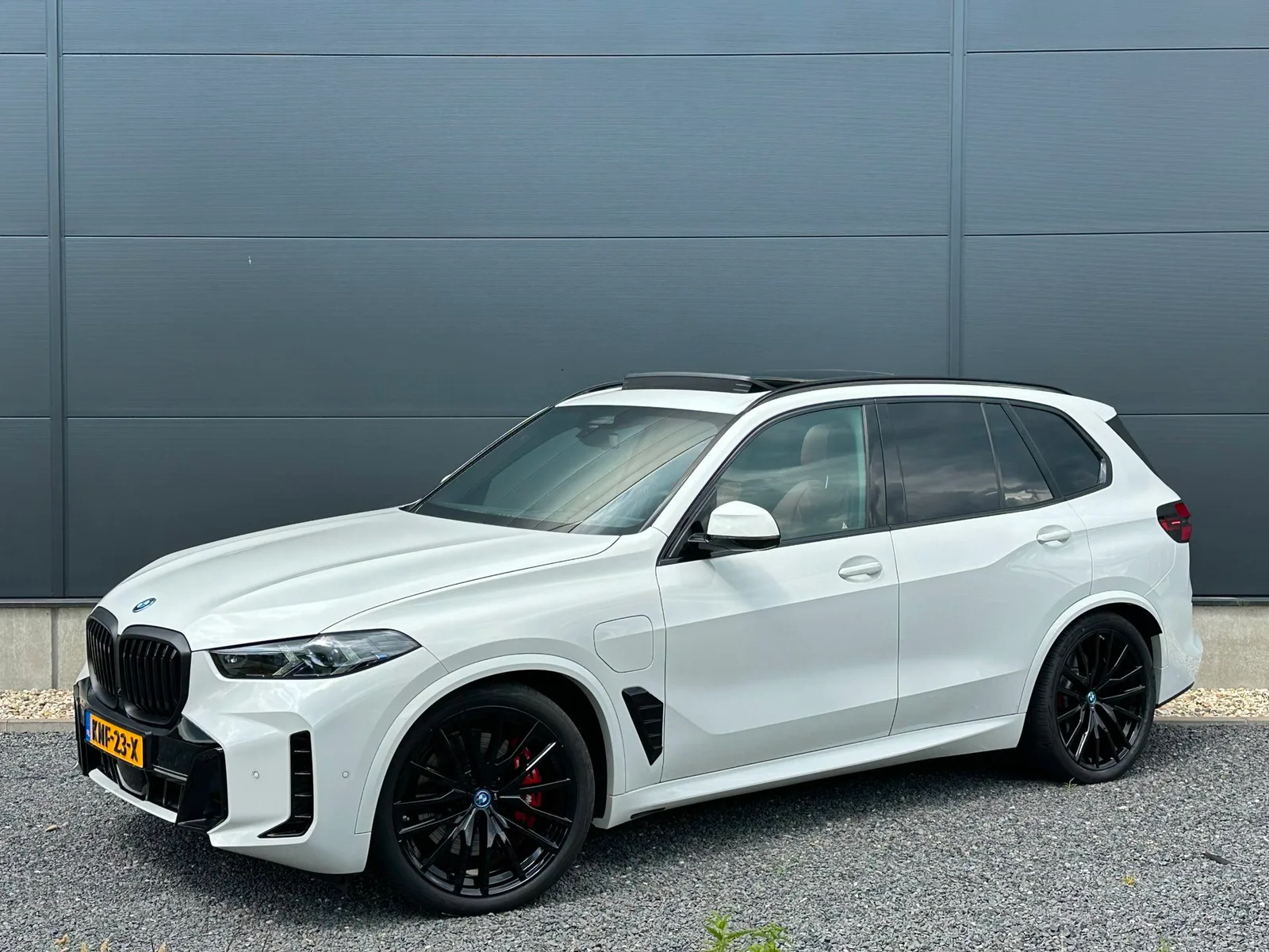BMW X5 (2024) — foto 1