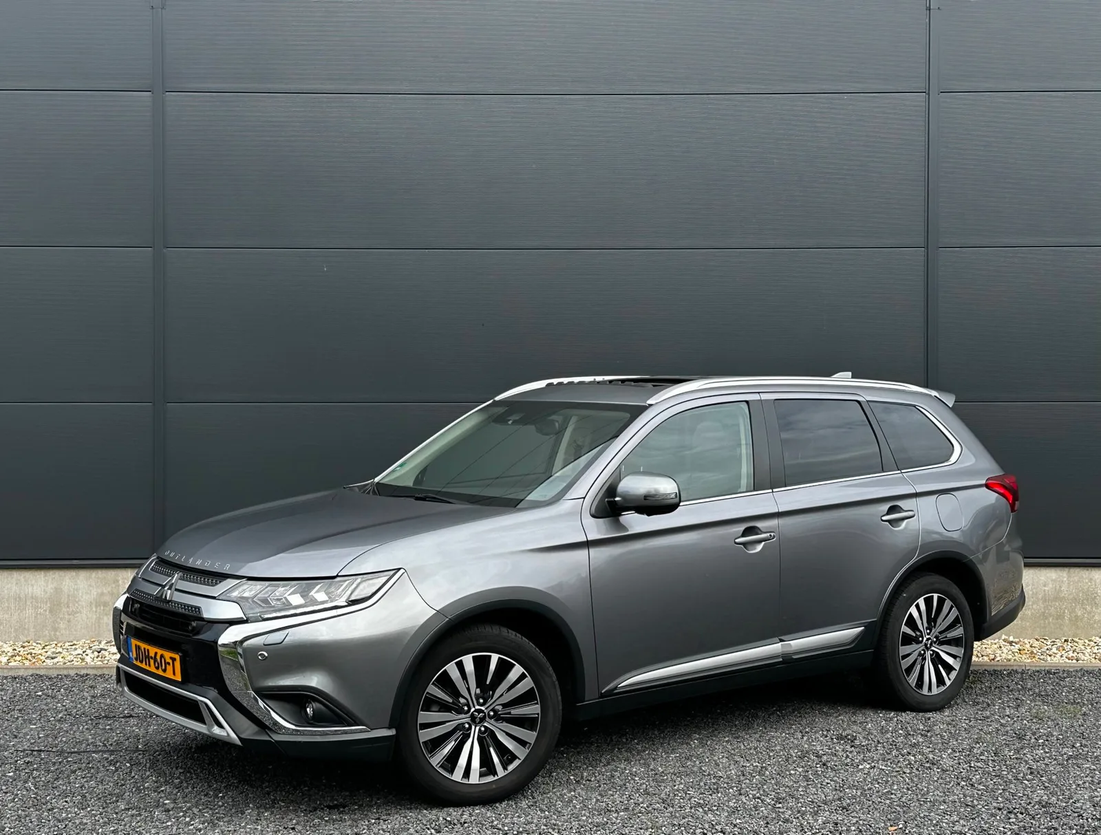 Mitsubishi Outlander (2019) — foto 1