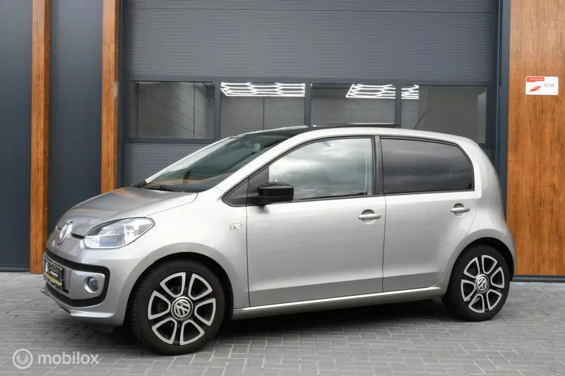 Volkswagen Up! (2015)