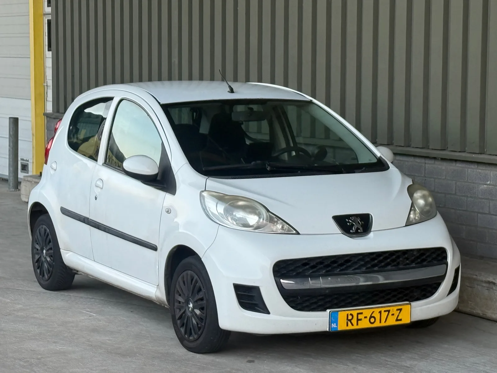 Peugeot 107 (2011) — foto 1