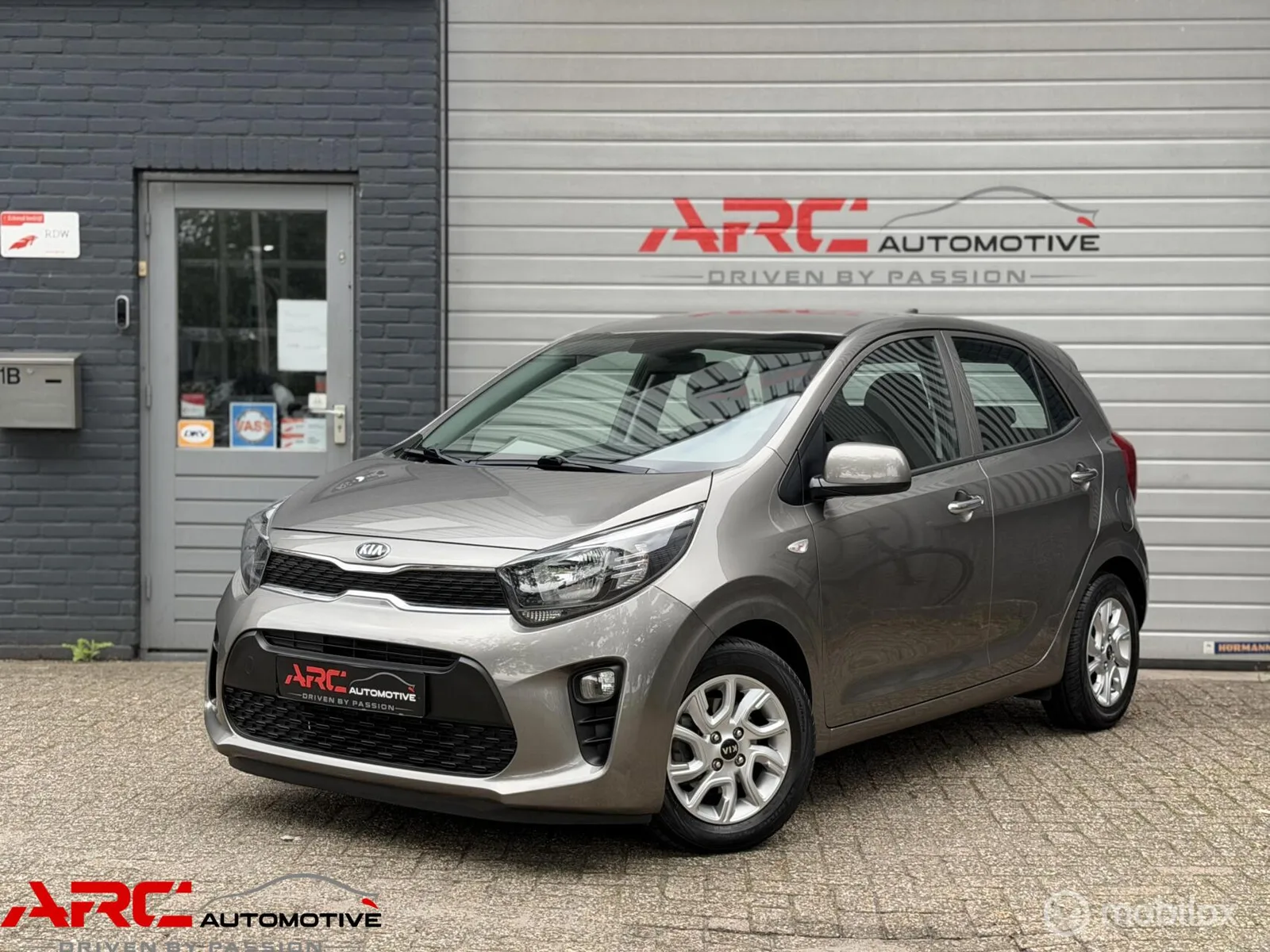 Kia Picanto (2018) — foto 1