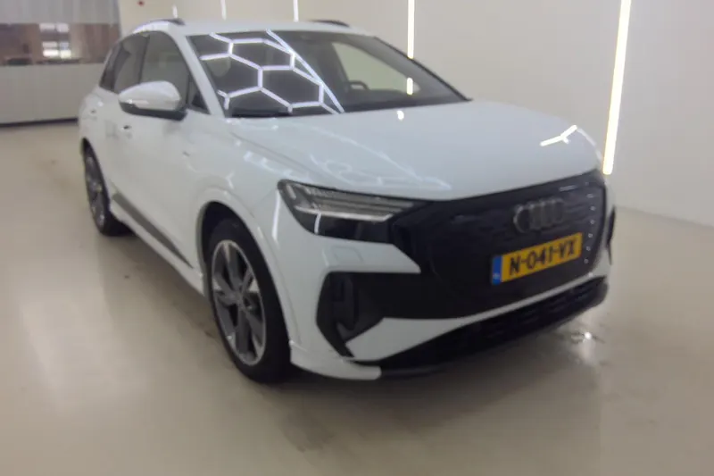 Audi Q4 e-tron (2021)