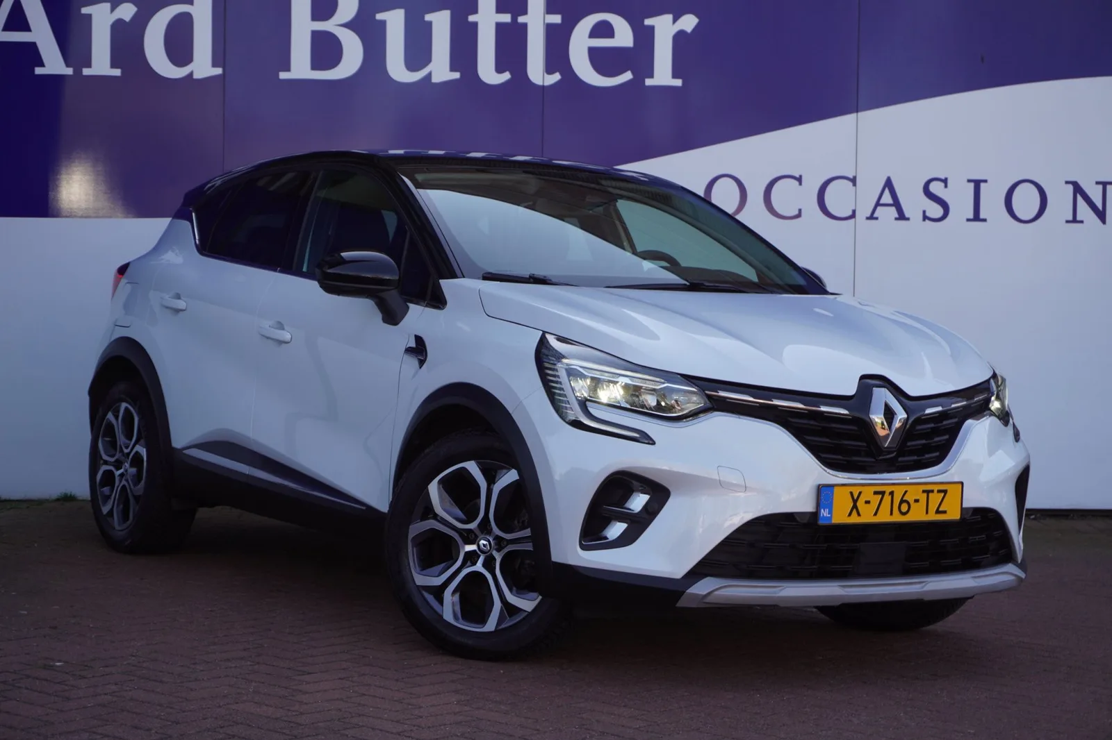 Renault Captur (2024) — foto 1