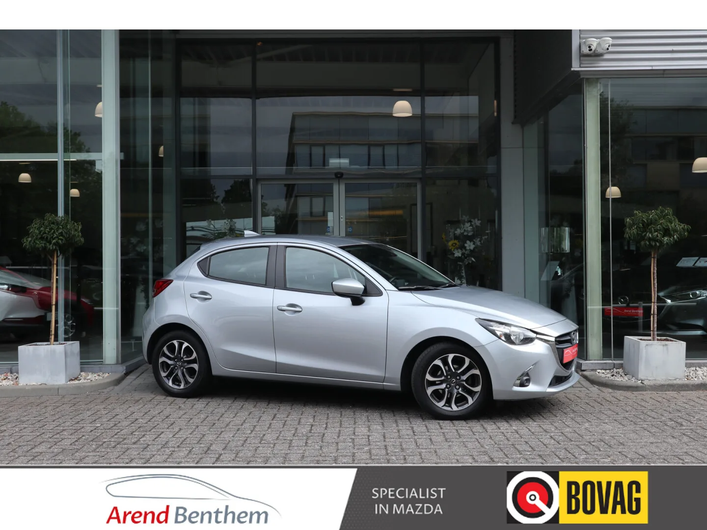 Mazda 2 (2018) — foto 1